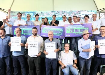 Ratinho, Prefeita Edna Contim e outras autoridades mostra o trabalho da nova concessionária Face