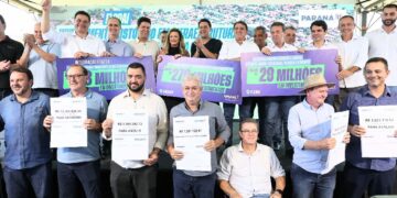 Ratinho, Prefeita Edna Contim e outras autoridades mostra o trabalho da nova concessionária Face