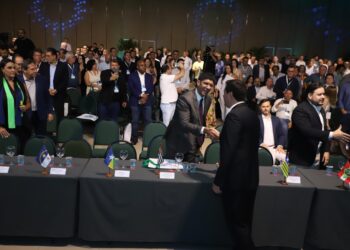 Fórum Estadual de Gestores Públicos reúne prefeito em Maringá