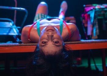 Com entrada gratuita, a peça integra a programação do Sesc Mulheres (Crédito: Divulgação)