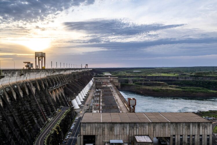 Itaipu destina R$ 5,7 bilhões para reduzir impacto na conta de luz