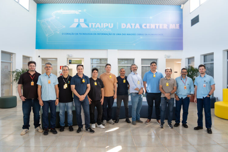 Gestores de tecnologia de universidades do Paraná conhecem Data Center da Itaipu