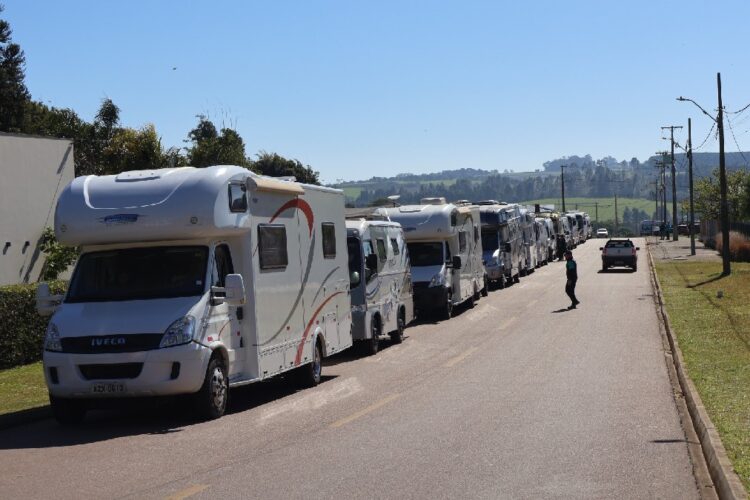 Com apoio do Estado, trailers e motorhomes do Circuito Caminhos do Paraná visitam municípios desde o Norte Pioneiro até as barrancas dos rios Paranapanema e Paraná