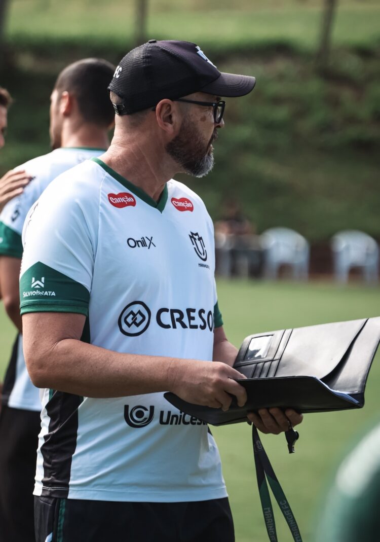 Moisés Egerte, técnico do Maringá FC. Foto: Assessoria/Maringá FC.