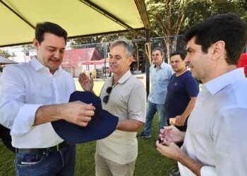 Governador faz visita ao Clube Olímpico de Maringá