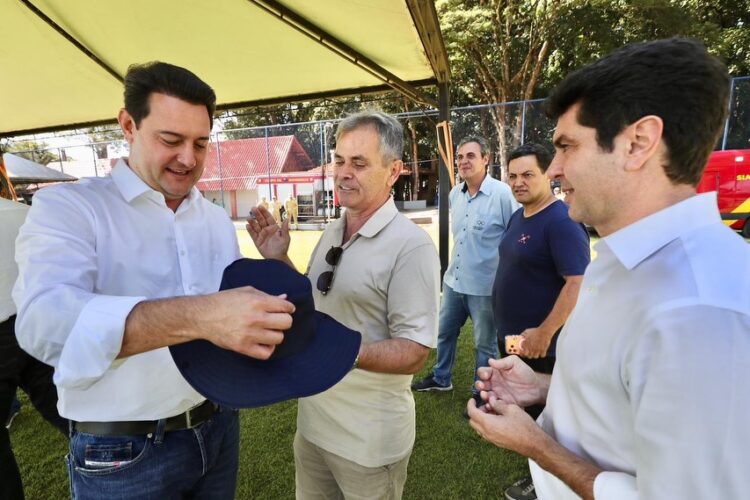 Governador faz visita ao Clube Olímpico de Maringá