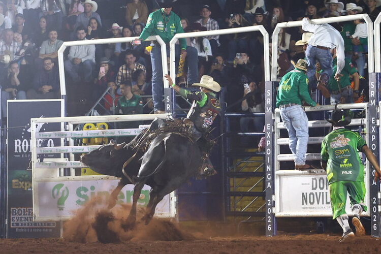 Com decisão do rodeio, Expoingá termina neste domingo