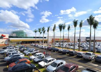 Catuaí Maringá segue com sorteio de um ano em compras na Le Lis