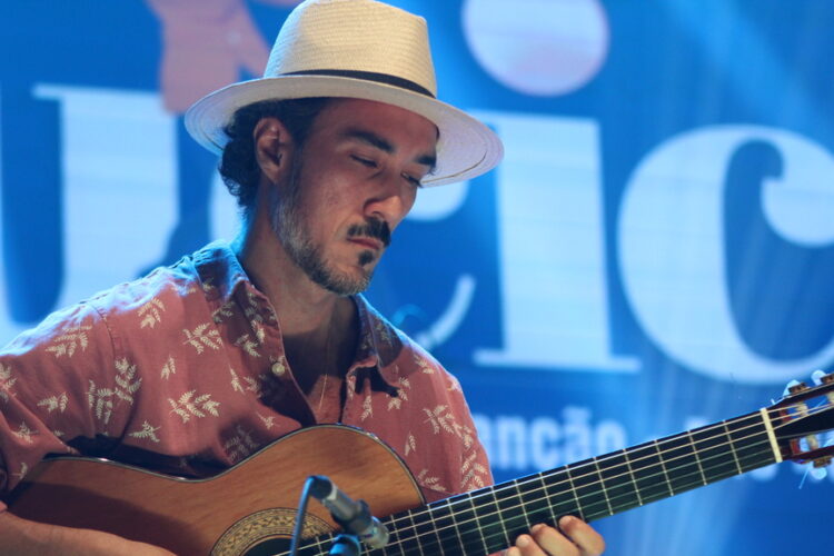 Apresentação no Femucic de 2025, no teatro do Sesc Maringá (Crédito: Arquivo/Cristiano Martinez)