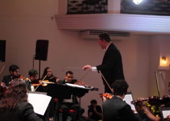 Camerata LuzAmor é regida pelo maestro Davi Oliveira (Crédito: Arquivo/Cristiano Martinez)