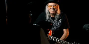 Morre o guitarrista Luiz Carlini, lenda da guitarra brasileira