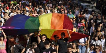 Parada LGBT de Maringá acontece neste domingo, Dia Internacional de Combate à LGBTfobia