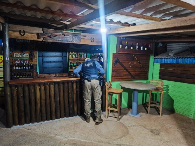 Operação Van Gogh, do Gaeco, cumppre 15 mandados em Maringá e Santa Fé na apuração de crimes de tráfico de drogas, extorsão, peculato e corrupção passiva Foto: MPPR