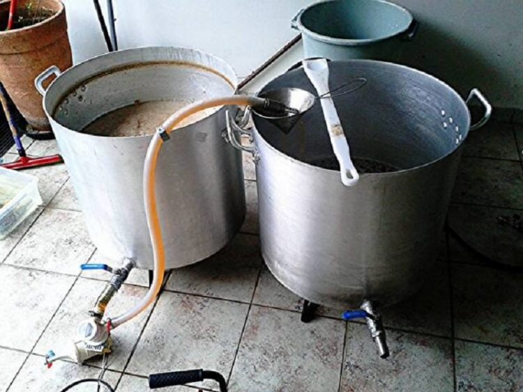 Evento gratuito neste sábado em Maringá vai mostrar como produzir cerveja em casa