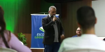 Assembleia Itinerante leva capacitação sobre compras públicas à Expoingá e aproxima empreendedores das oportunidades do setor público