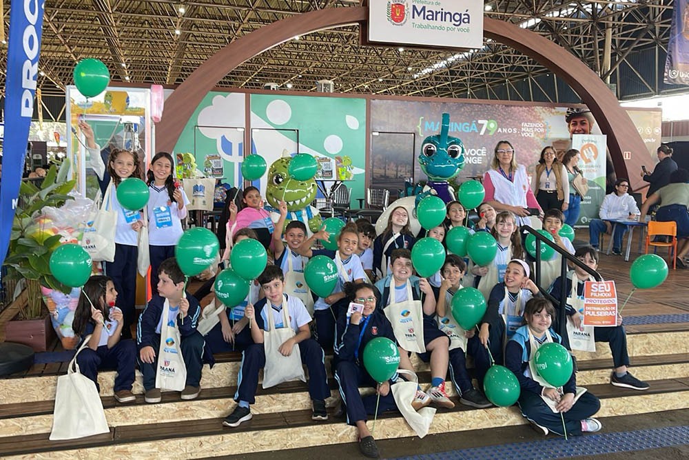 Máquina da Inclusão promove encontro de Dinotéo com autistas