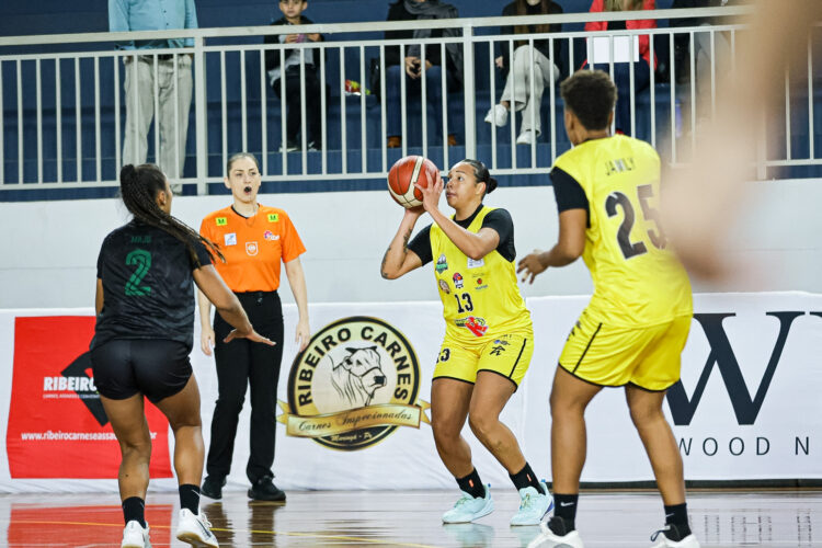 ADRM Maringá faz dever de casa e vence o Salvador Basketball. (Crédito: Elias Ekoesporte)