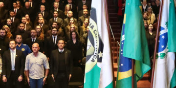 Polícia Científica do Paraná empossa 136 novos peritos e técnicos