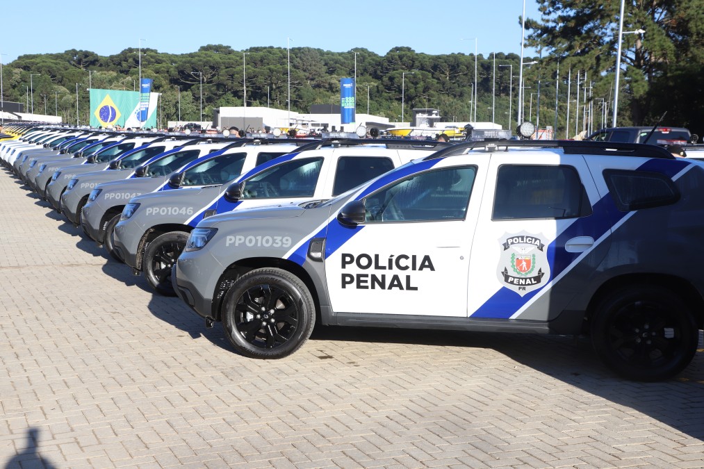 Estado entrega 58 viaturas para forças de segurança de Maringá e região