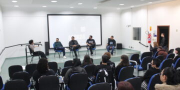 Após a exibição do curta, parte da equipe de produção participou de debate (Crédito: Cristiano Martinez)