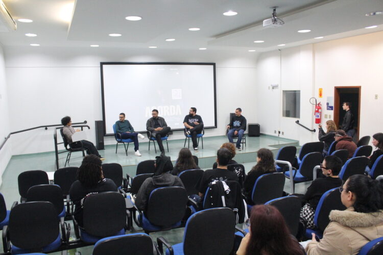 Após a exibição do curta, parte da equipe de produção participou de debate (Crédito: Cristiano Martinez)