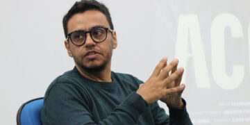 TH Fernandes participou de bate-papo sobre 'Acorda" no Cine UEM (Crédito: Cristiano Martinez)