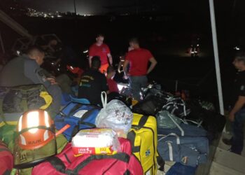 Bombeiros do Paraná foram os primeiros da força-tarefa brasileira a começar a trabalhar no local de terremotos na Venezuela