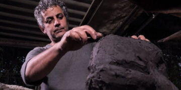 Jonas Corrêa, o criador de dinossauros