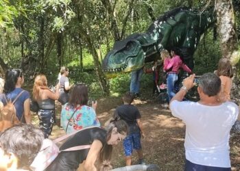Termina a exposição de dinossauros do Parque do Ingá, em Maringá