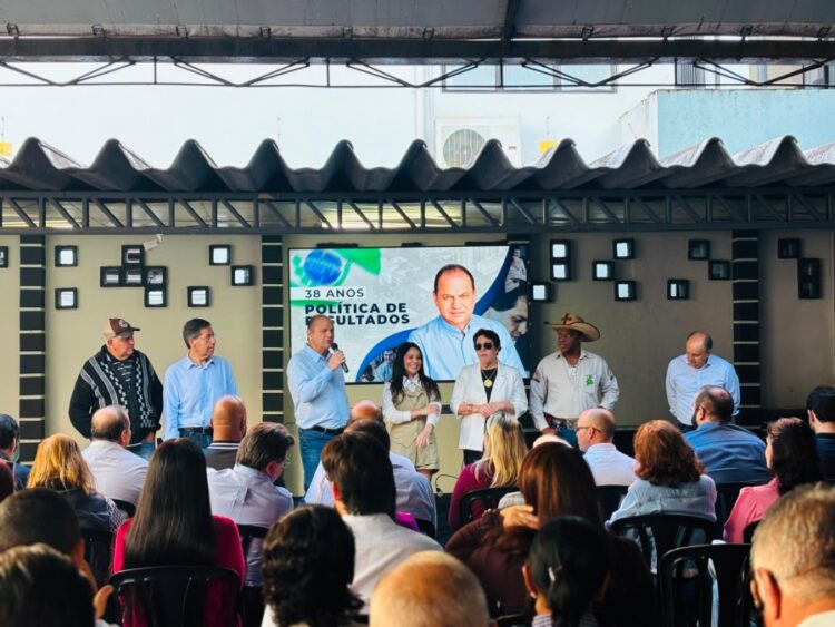 Ricardo Barros reúne candidatos a deputados estaduais por Maringá