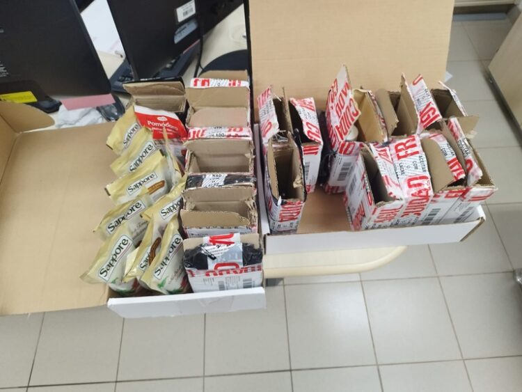 Polícia Federal apreende medicamentos emagrecedores com indícios de irregularidade no aeroporto de Maringá