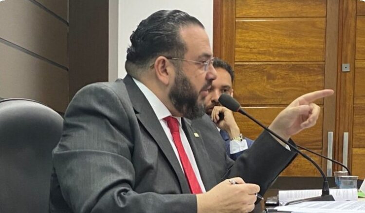 OAB faz ato de desagravo público na Adapar em favor do advogado Fúlvio Luis Stadler Kaipers