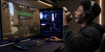 Jogador comemorando vitória em um jogo de tiro no PC.