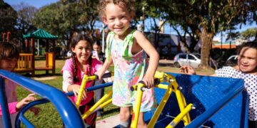 Parque Inclusivo de Maringá tem brinquedos adaptados para crianças deficientes