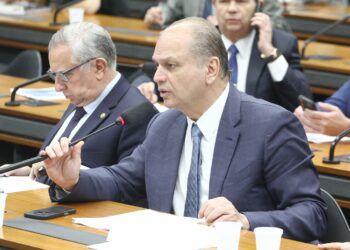 Projeto de Ricardo Barros propõe que as datas de validade sejam mais visíveis nas embalagens