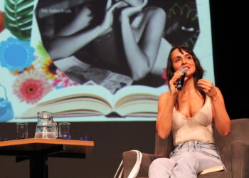 Aline Bei voltou a Maringá para participar da Semana Literária Sesc (Crédito: Cristiano Martinez)