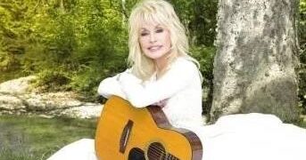 Morre a cantora e compositora Dolly Parton, autora de I Will Always Love You