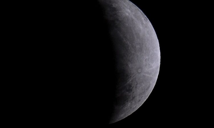 Eclipse parcial da Lua nesta quinta-feira