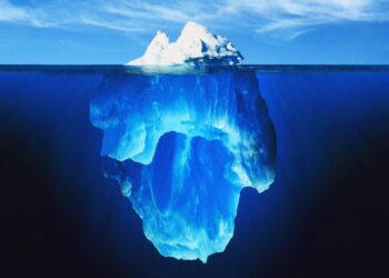 "É só a ponta do iceberg" - Expressão comum para indicar profundidade em um assunto.