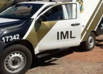 Dois morrem em acidente envolvendo moto e caminhonete de gás na Avenida Guedner