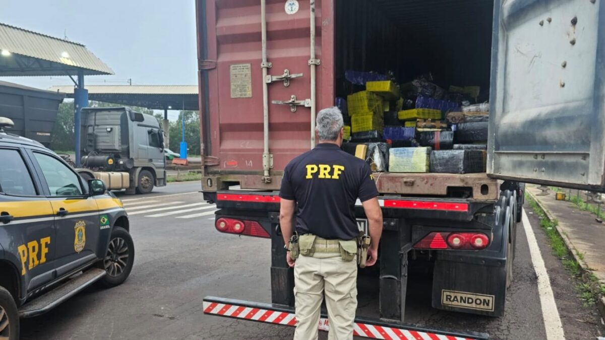 PRF az a maior apreensão de drogas do ano no Paraná
