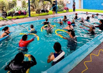 Piscina aquecida da terceira idade em Floresta ganha cobertura