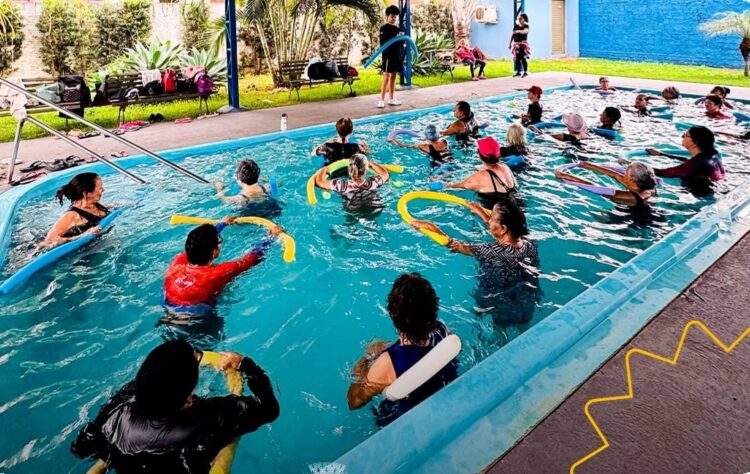 Piscina aquecida da terceira idade em Floresta ganha cobertura