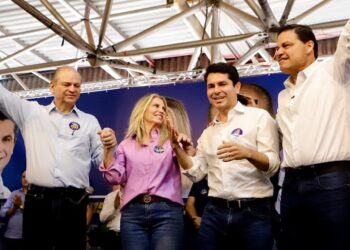 Lançamento de candidatura de Ricardo Barros traz Sandro Alex e Alexandre Curi a Maringá