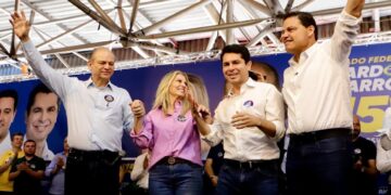 Lançamento de candidatura de Ricardo Barros traz Sandro Alex e Alexandre Curi a Maringá