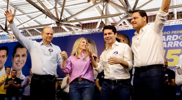 Lançamento de candidatura de Ricardo Barros traz Sandro Alex e Alexandre Curi a Maringá