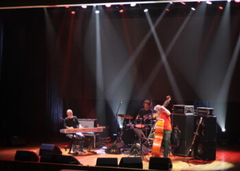 Trio Corrente durante ensaio aberto na tarde desta quarta, 9 setembro, no teatro do Sesc Maringá (Crédito: Cristiano Martinez)