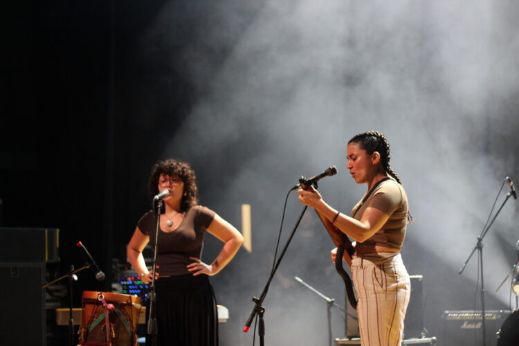 Clariô Silva e Ana Paula da Silva, na passagem de som do Femucic (Crédito: Cristiano Martinez)
