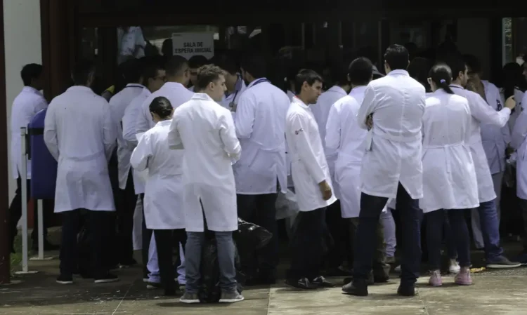 Residências médicas da UEM estão com inscrições abertas