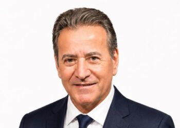 Ariovaldo Costa Paulo recebe Comenda Américo Marques Dias, da Acim